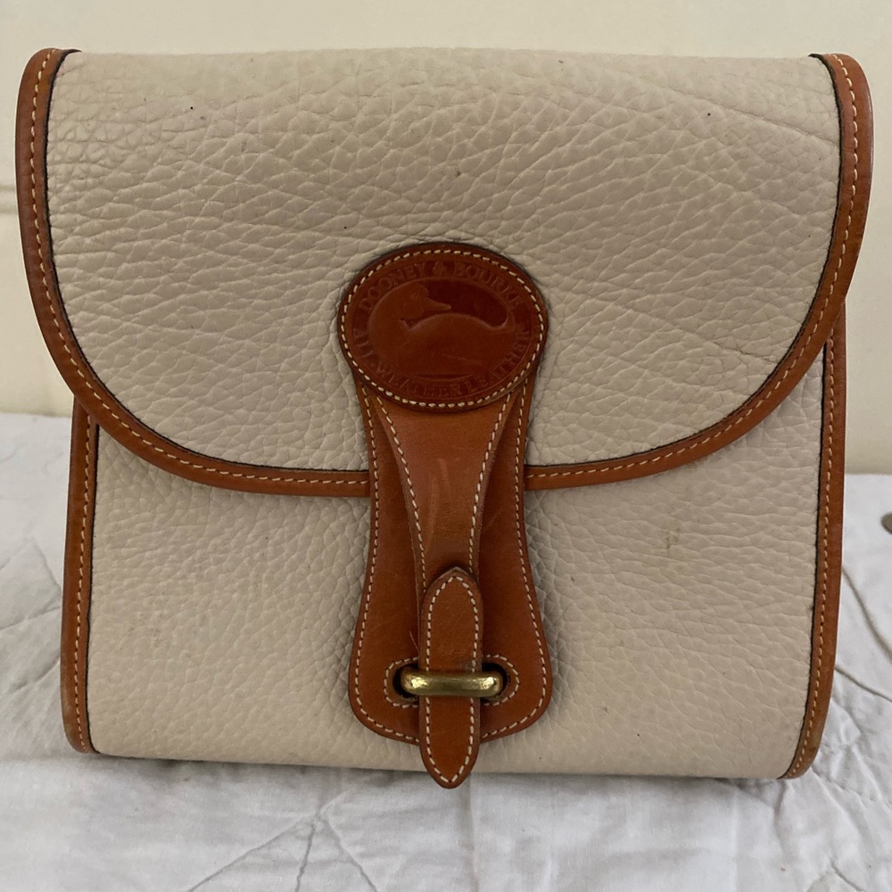 Vintage Dooney & Dourke Small Essex All Weather Leather Crossbody